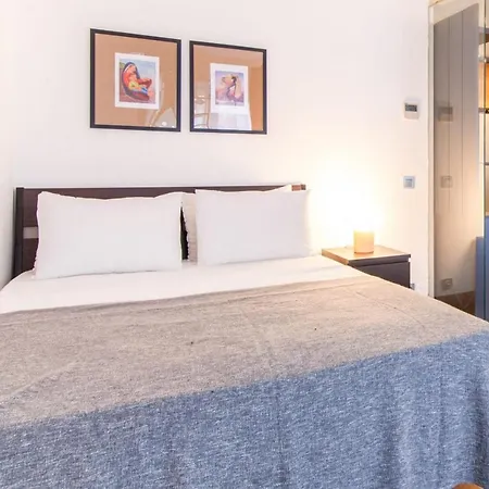 Stylish Flat With Location In Sisli